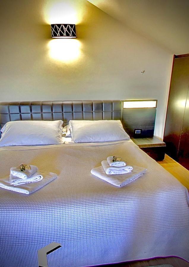 Borgo Manzoni - Charming House Hotel Rozzano Kültér fotó
